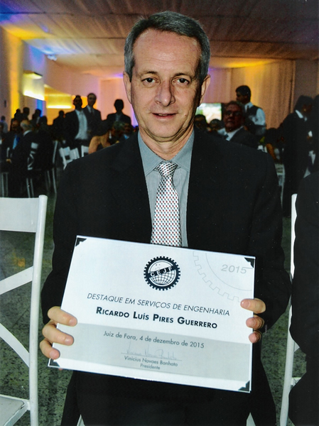 Leomar Delgado (Presidente SINDUSCON-JF), Ricardo Luís Pires Guerrero (Diretor da CT&G), Aurélio Marangon (Presidente CIJF)